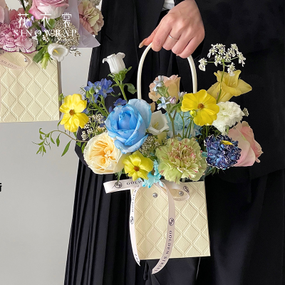 BOLSA CUADRADA CON TEXTURA