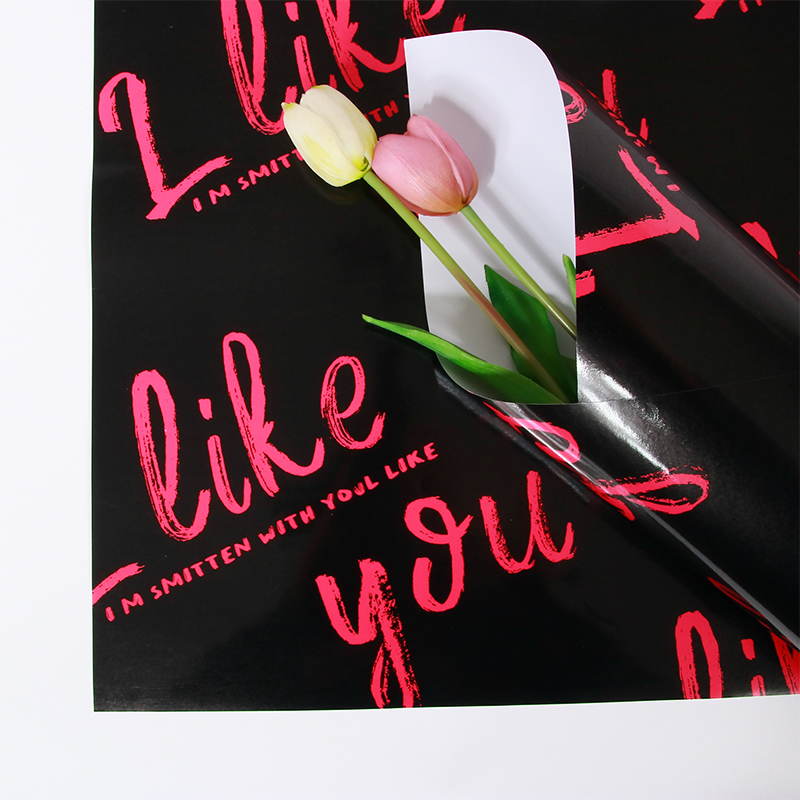New goods listing Antonia Lehuedé Lyon - Graphic Designer - LarrainVial, papel  coreano para flores con diseños de lv