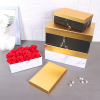 set-de-cajas-tapa-dorada-para-flores