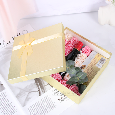 SET DE 3 CAJAS CUADRADAS PARA REGALOS - Oro