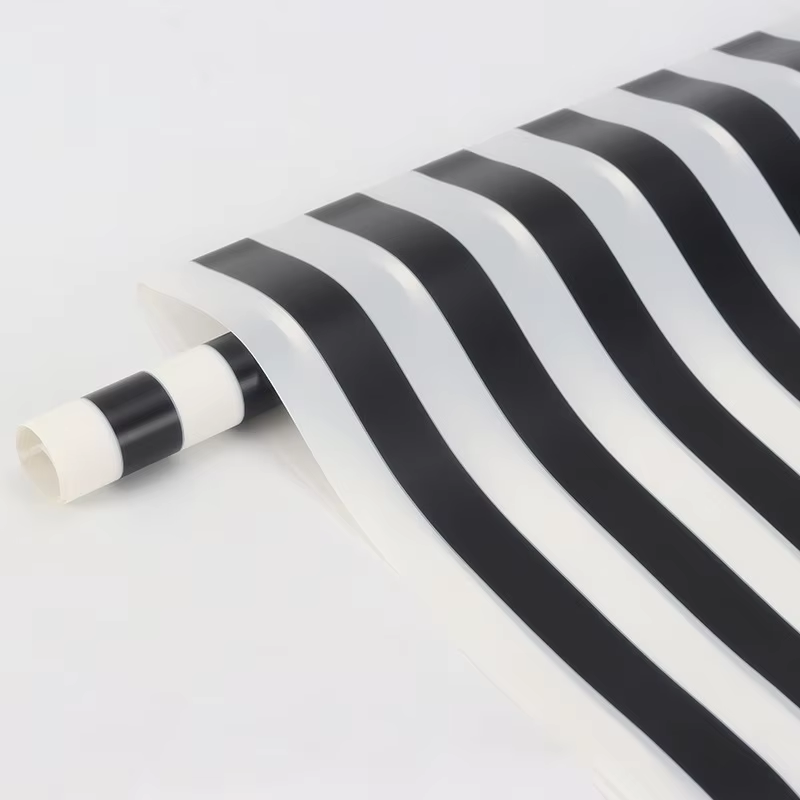 CELOFAN COREANO RAYADO CK-001 BLANCO NEGRO